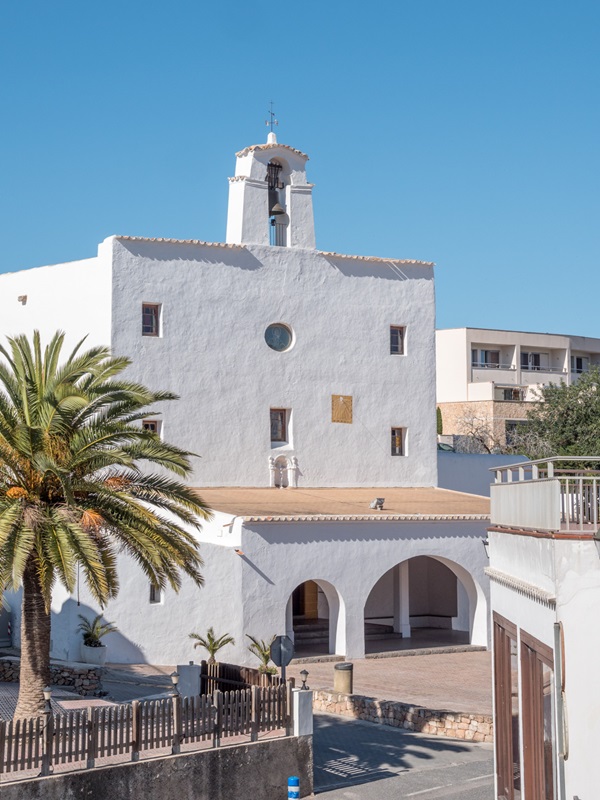 Correbars XIV Festival 2024 Sant Josep, Ibiza, Eivissa: VIsta de la Iglesia del Pueblo
