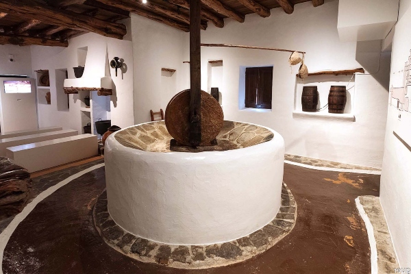 Sala del Museo Etnográfico de Ibiza (Can Ros), Santa Eulalia: Prensa