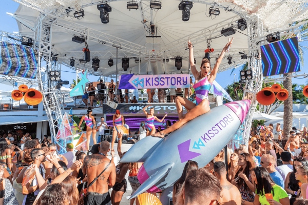 O Beach Ibiza: Ambiente en las fiestas
