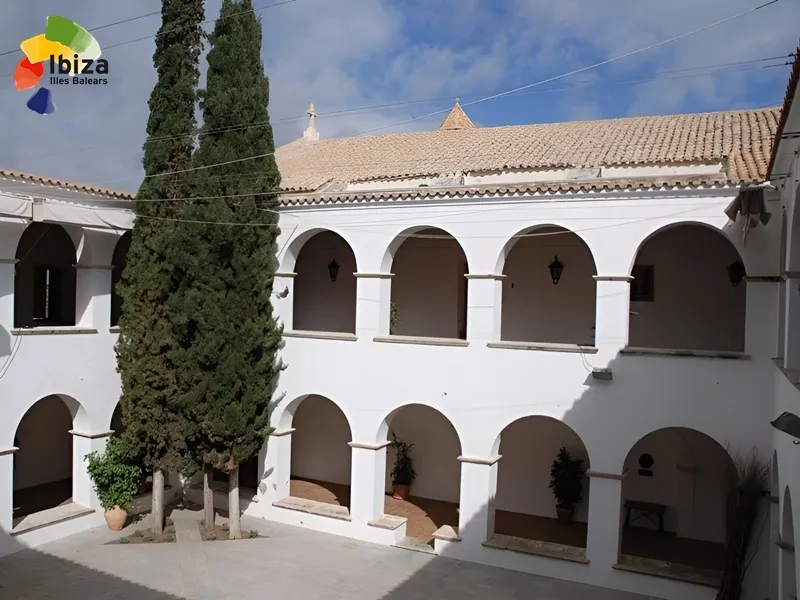 Claustro de los Dominicos en Dalt Vila, Ibiza