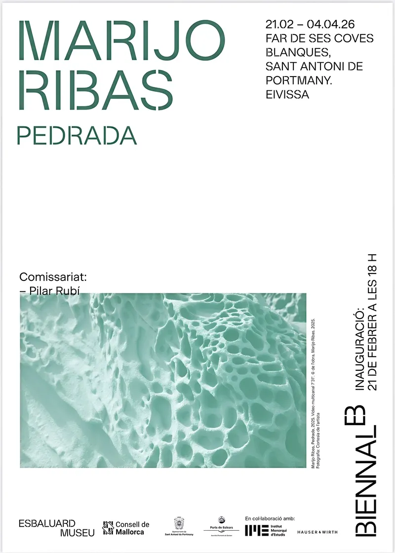 Exposición 'Pedrada' en el Far de ses Coves Blanques, Sant Antoni de Portmany, Ibiza, dentro de la Biennal B 2026, comisariada por Pilar Rubí