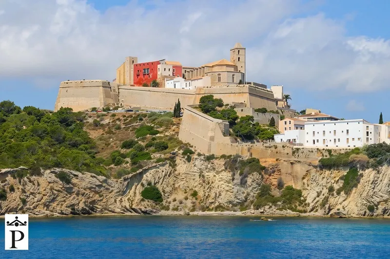 Parador de Turismo de Ibiza - Vista entrada al puerto - Parador de Turisme d'Eivissa