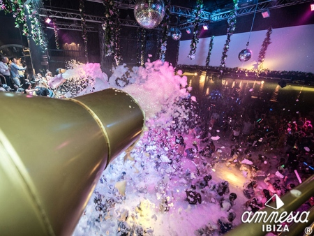 Discoteca Amnesia Ibiza: Cañón de espuma
