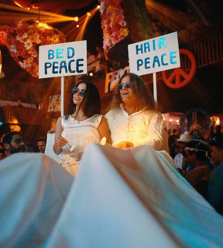 Pacha Ibiza, Eivissa: Flower Power: Ambiente hippie