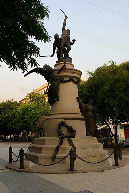 Monumento a Vara de Rey en Ibiza