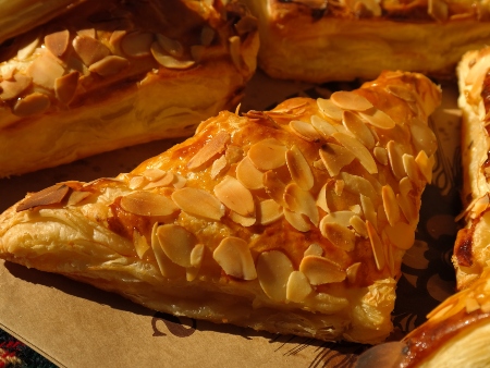 Dulces con almendras