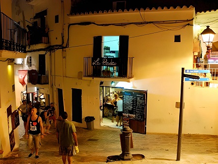 Acceso a sa Drassaneta y calle de la Virgen. Sa Penya, Dalt Vila