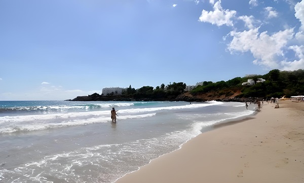 Playa de Cala Llenya (Cala Leña), Santa Eulalia. Ibiza, Eivissa Playa de Cala Llenya, Santa Eulalia. Ibiza, Eivissa