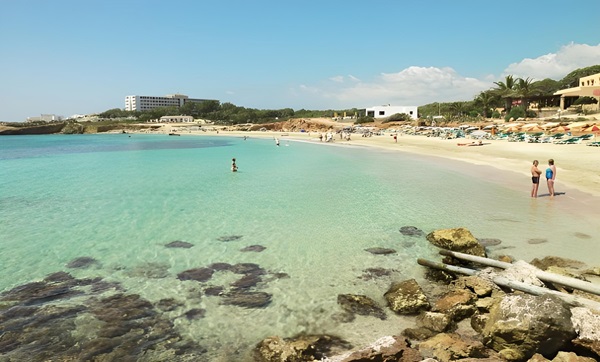 Playa de Cala Nova, Santa Eulalia. Ibiza, Eivissa