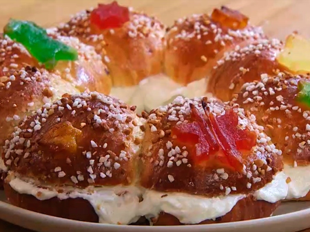 Roscón de Reyes en Ibiza. Tortell de Reis a Eivissa: Variedad con relleno
