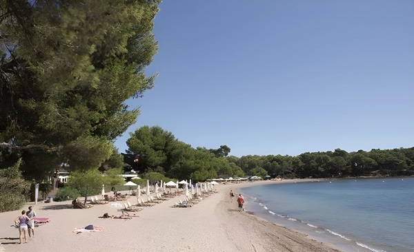Vista de la Playa Es Niu Blau, Santa Eulalia. Ibiza, Eivissa