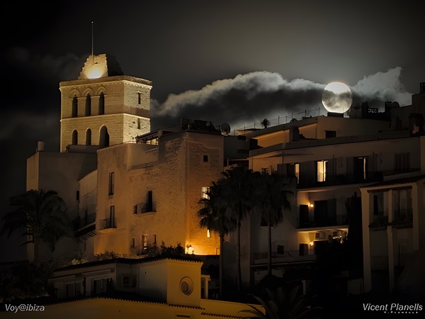 La noche de Ibiza (Eivissa): Catedral de Ibiza