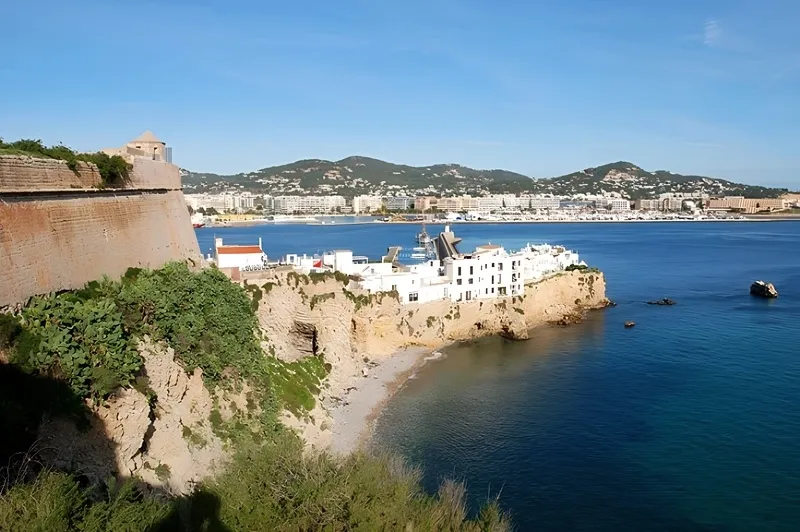 Vista de sa Panya, Ibiza (Eivissa) y la Marina