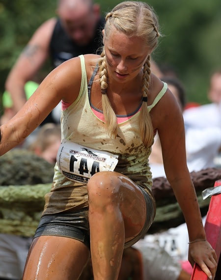 Participante en una Carrera de Obstáculos