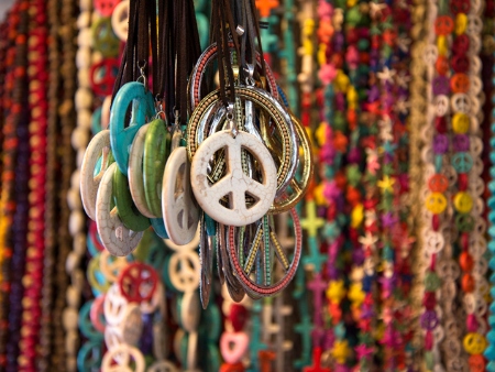 Colgantes y collares simbología hippie