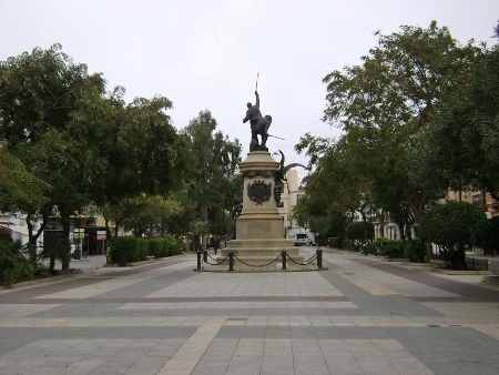 Monumento en el Paseo Vara de Rey de Ibiza