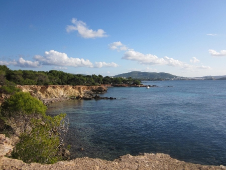 Vista de una cala de Ibiza