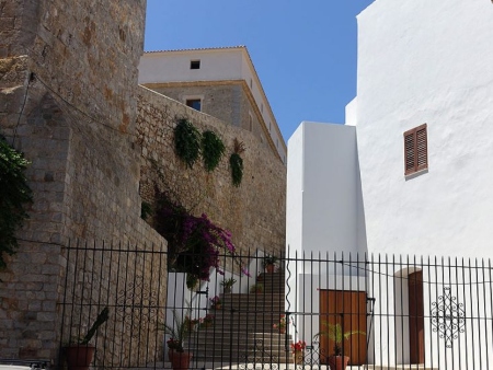 Escaleras del Palacio Episcopal de Ibiza