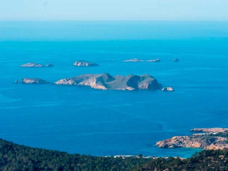 Vista de los islotes de ses Bledes, Ibiza