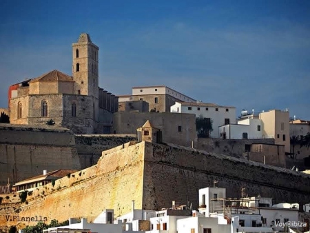 Muralla, baluarte y Catedral de Ibiza
