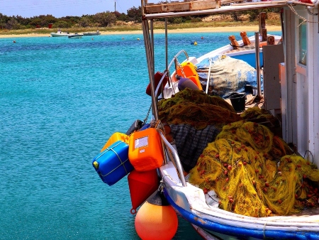 Pescar en Ibiza: Detalle de un barco de pesca