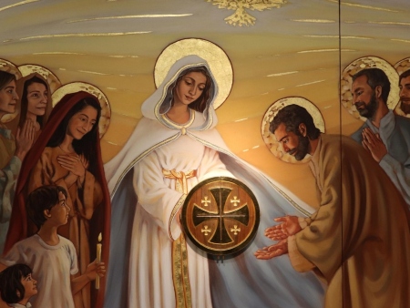 Detalle de la Virgen en el retablo