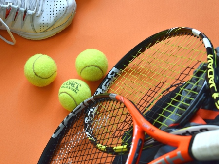 Tenis Ibiza: Raquetas y pelotas