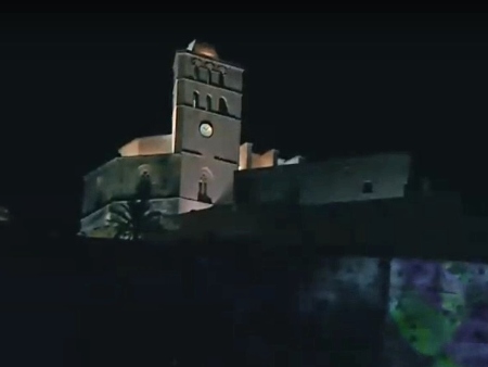 Vista de la Catedral de noche