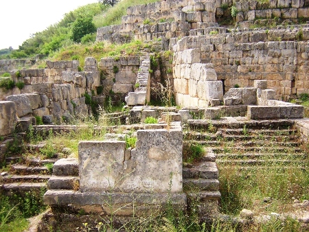El templo de Eshmún en Bustan el-Sheikh, Líbano