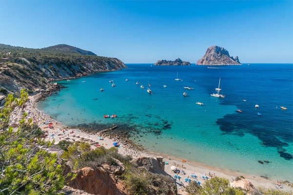 Vista de la playa de Cala d'Hort