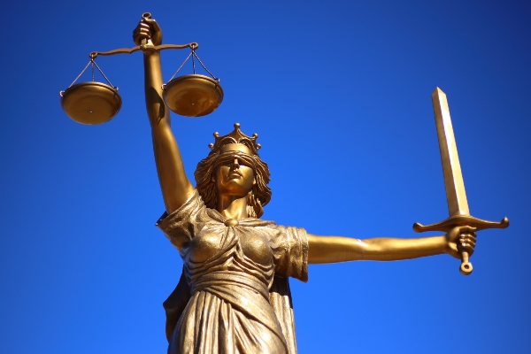 Derecho Foral de Ibiza: Escultura. La Justicia