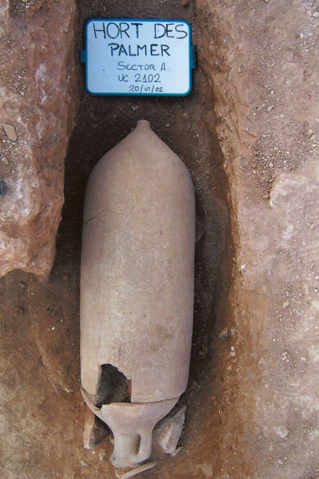 Hort des Palmer: Ánfora datada a partir del 400 dC, empleada como urna funeraria para un entierro infantil