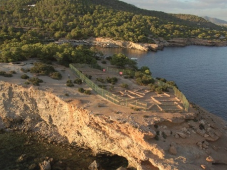 Vista aérea del asentamiento fenicio en Sa Caleta