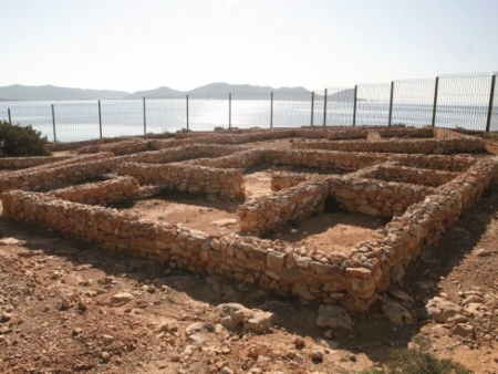 Yacimiento Fenicio de sa Caleta: estructura de muros