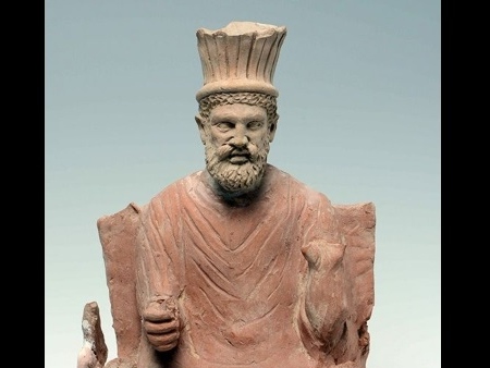 Figurilla de trerracota: Baal Hammon en su trono